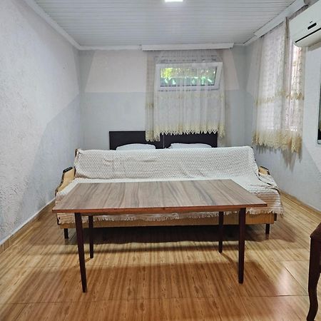 Guest House 2 Floor 바투미 외부 사진