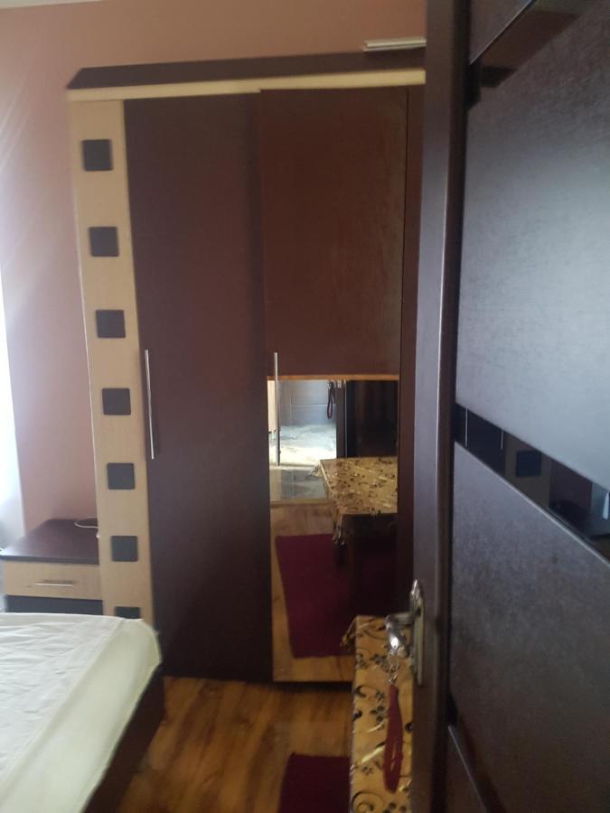 Guest House 2 Floor 바투미 외부 사진