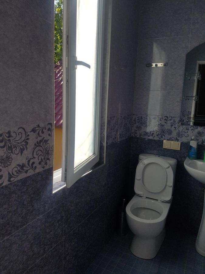 Guest House 2 Floor 바투미 외부 사진