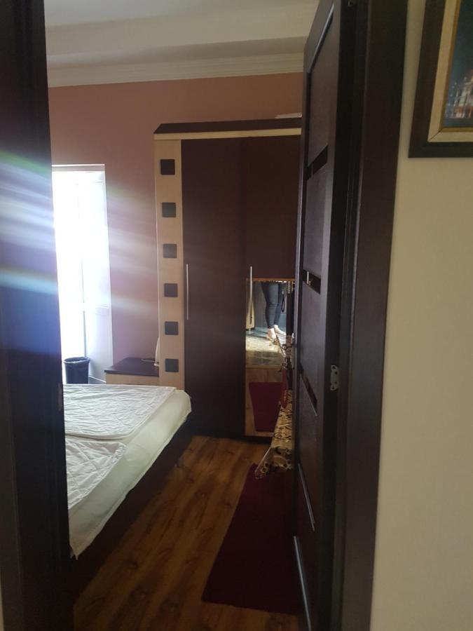 Guest House 2 Floor 바투미 외부 사진