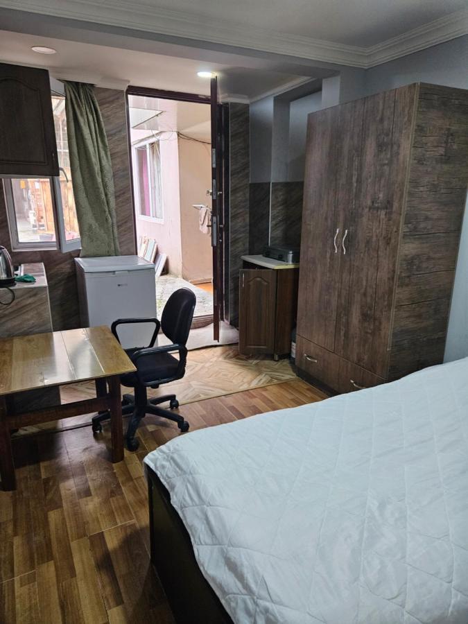 Guest House 2 Floor 바투미 외부 사진