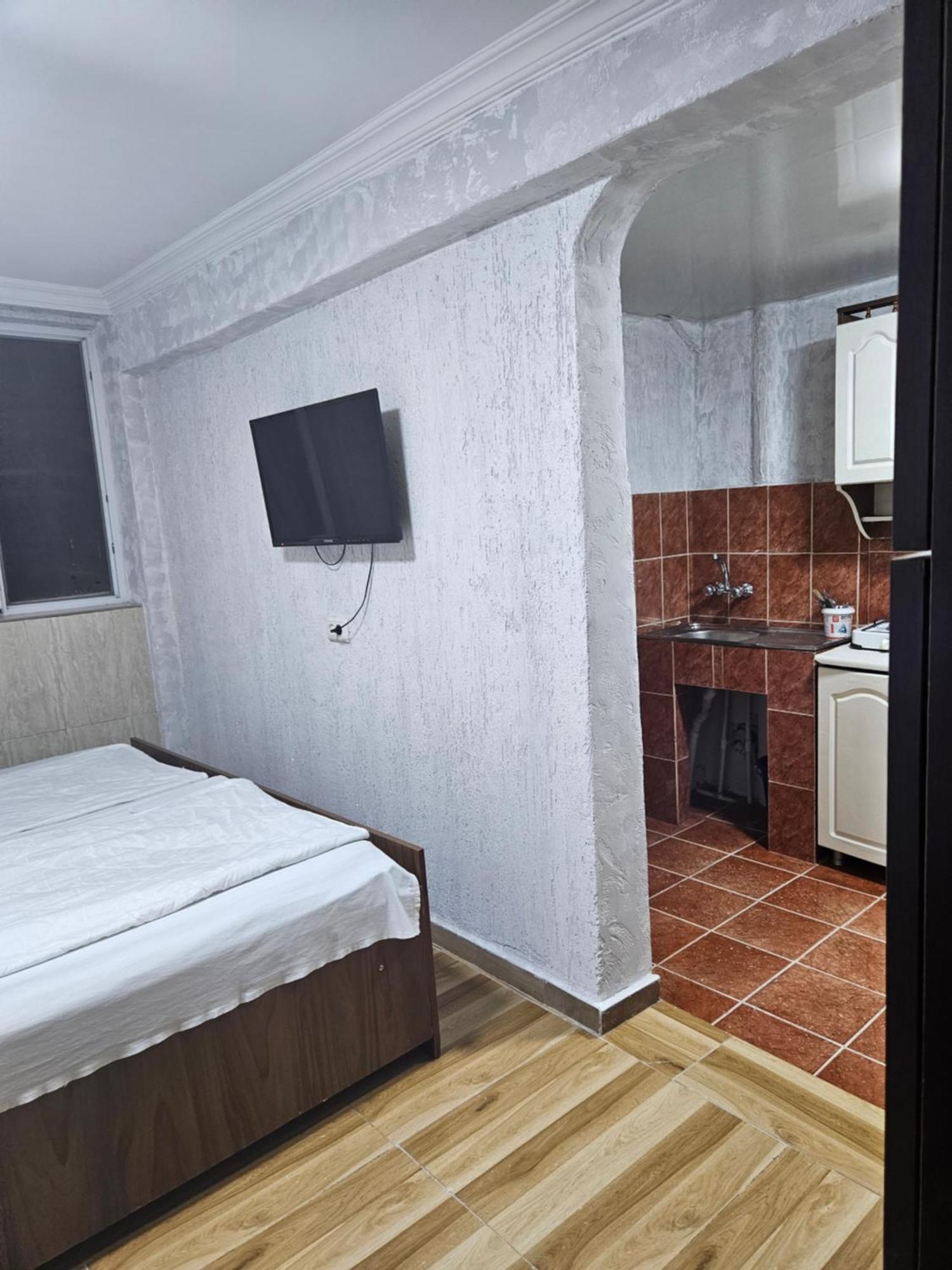 Guest House 2 Floor 바투미 외부 사진