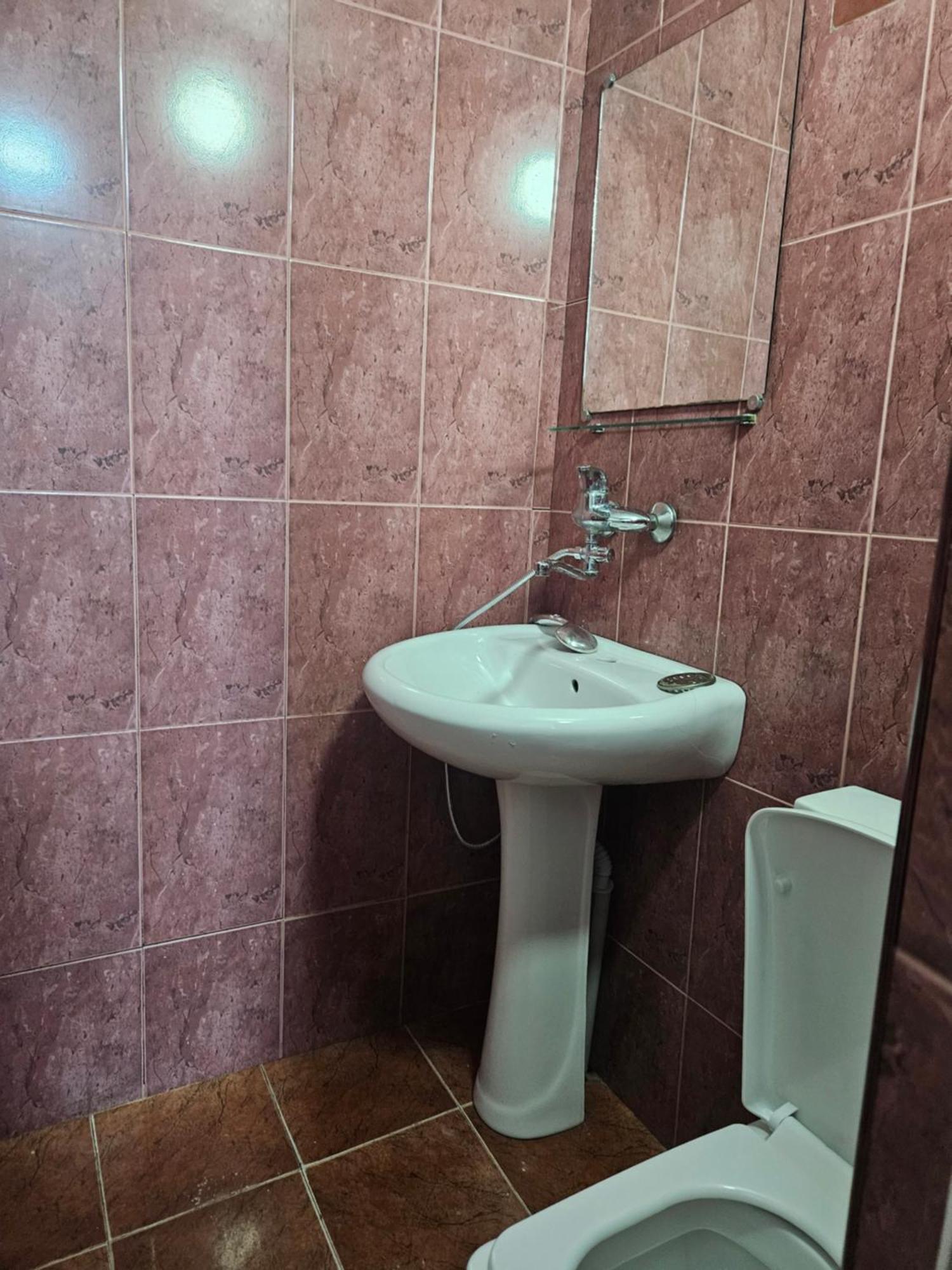 Guest House 2 Floor 바투미 외부 사진
