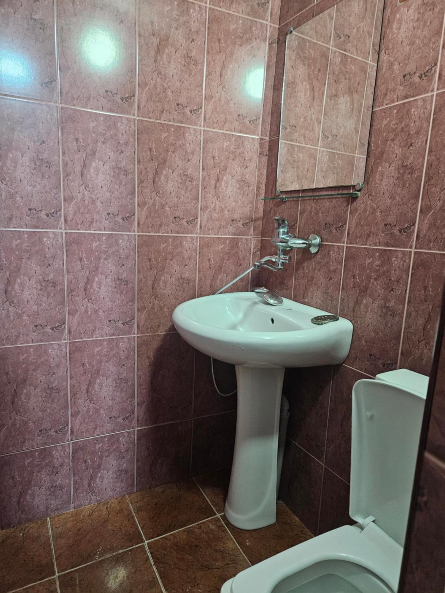 Guest House 2 Floor 바투미 외부 사진